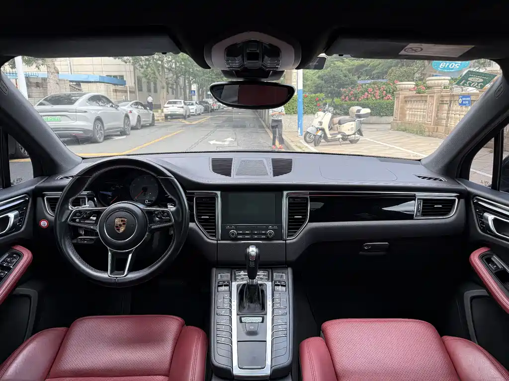 Porsche Macan 2017 — фото 9