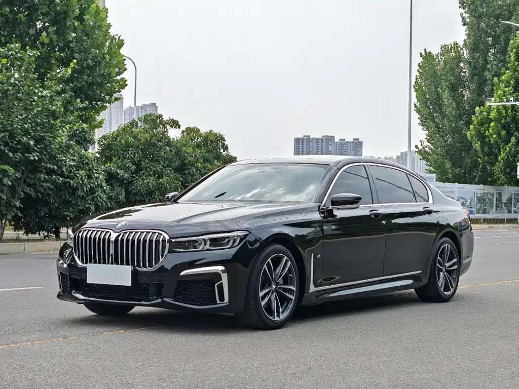 BMW 7 Series 2021 — фото 1