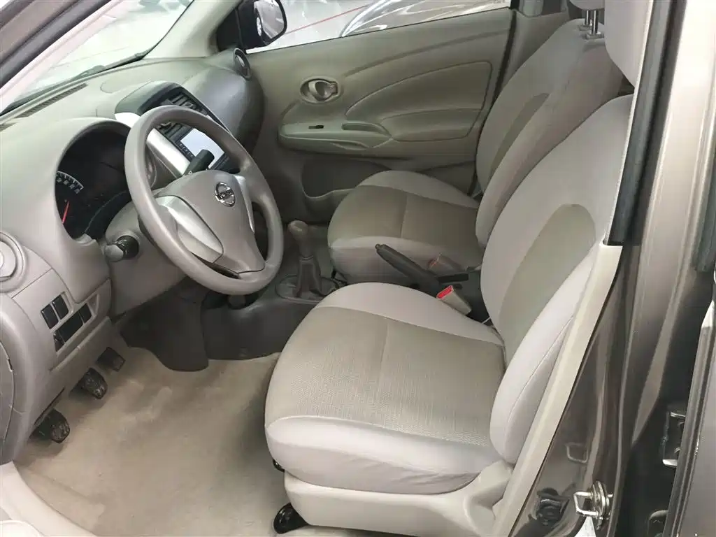 Nissan Sunny 2014 — фото 15
