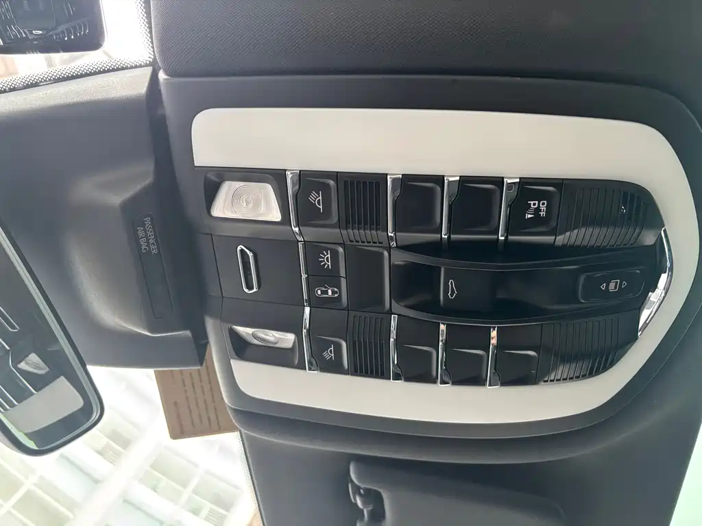Porsche Macan 2020 — фото 24