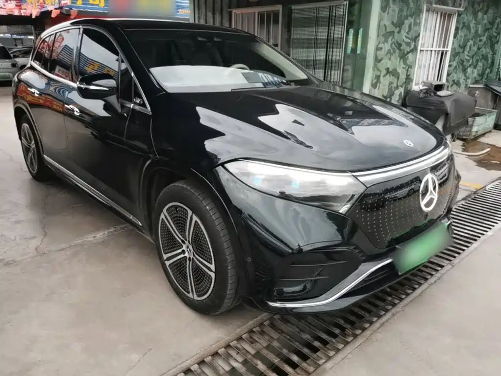 Mercedes-Benz EQS SUV 2023