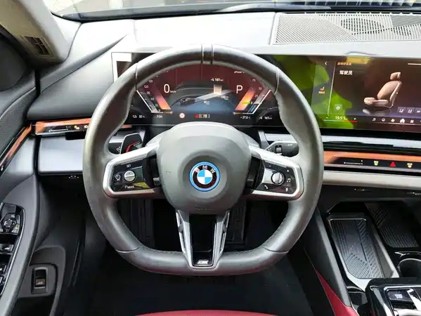 BMW i5 2025