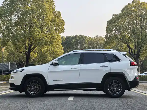 Jeep Cherokee 2020