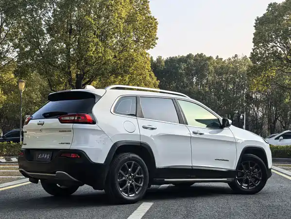 Jeep Cherokee 2020