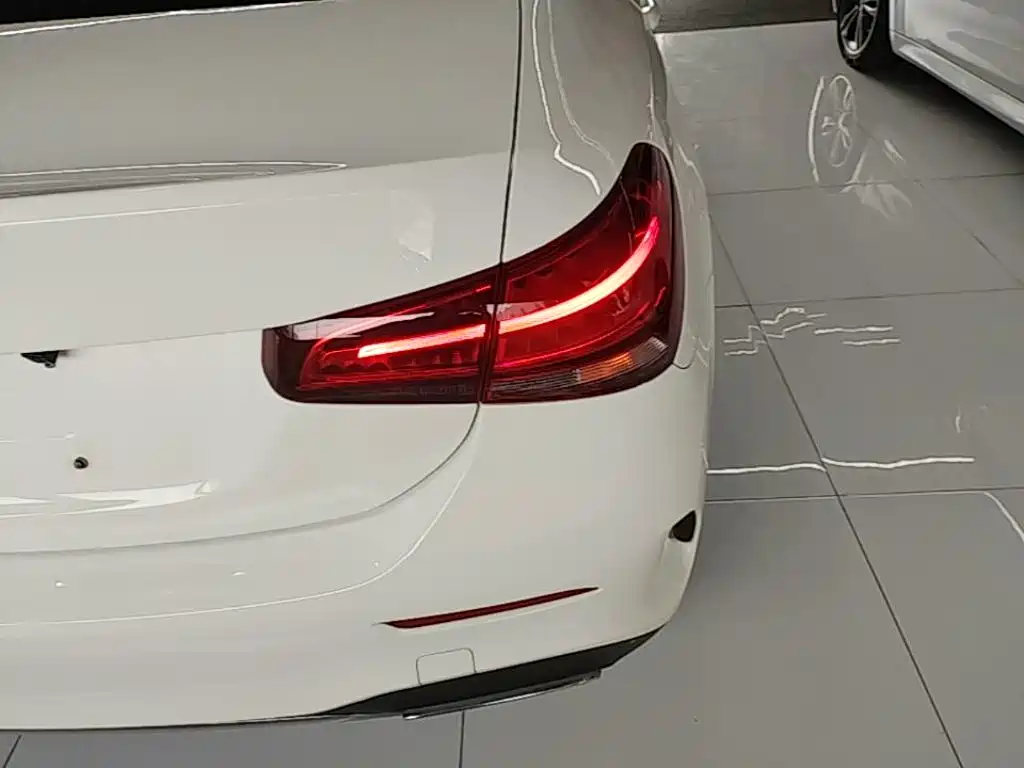 Mercedes-Benz A-Class 2021 — фото 24