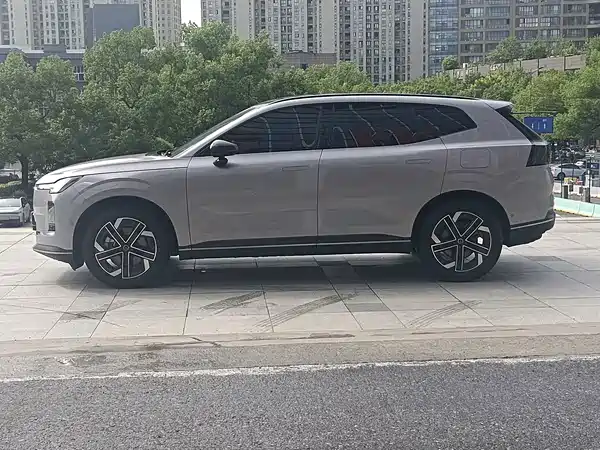 Volvo XC70 Plug-In Hybrid 2025