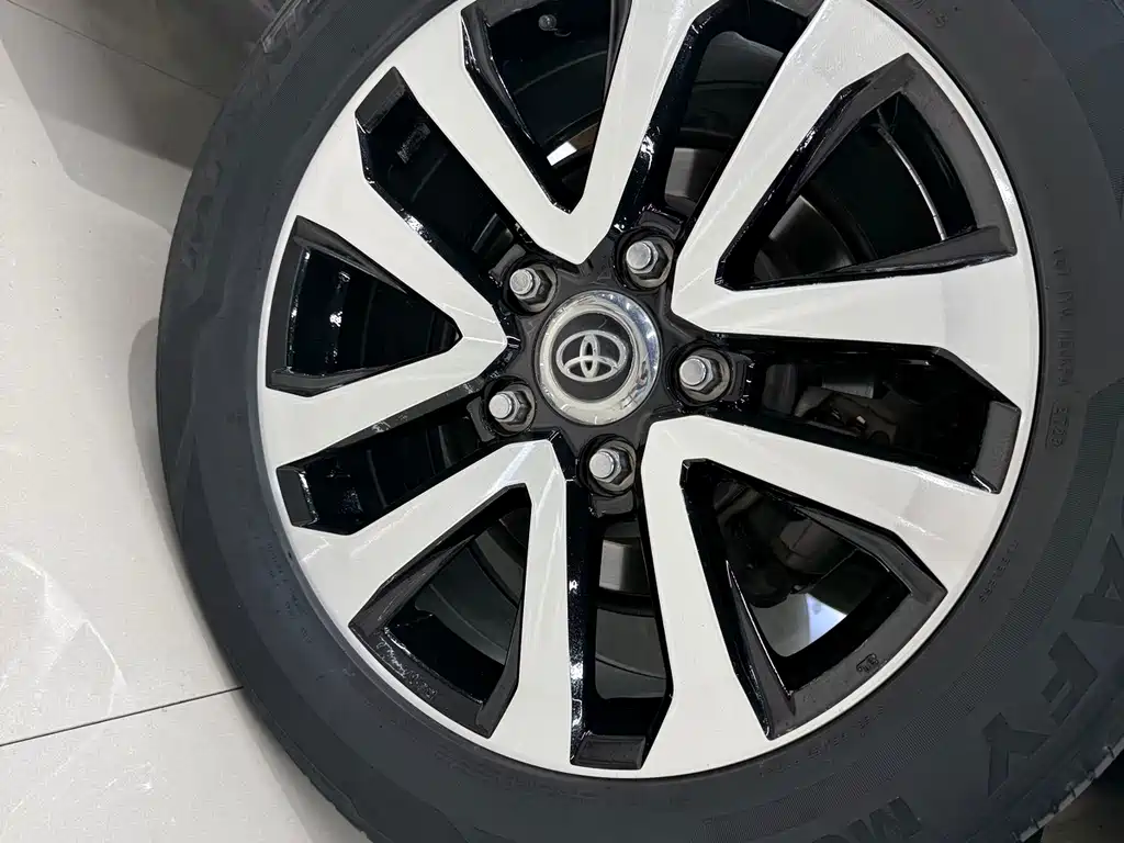 Toyota Land Cruiser 2015 — фото 28