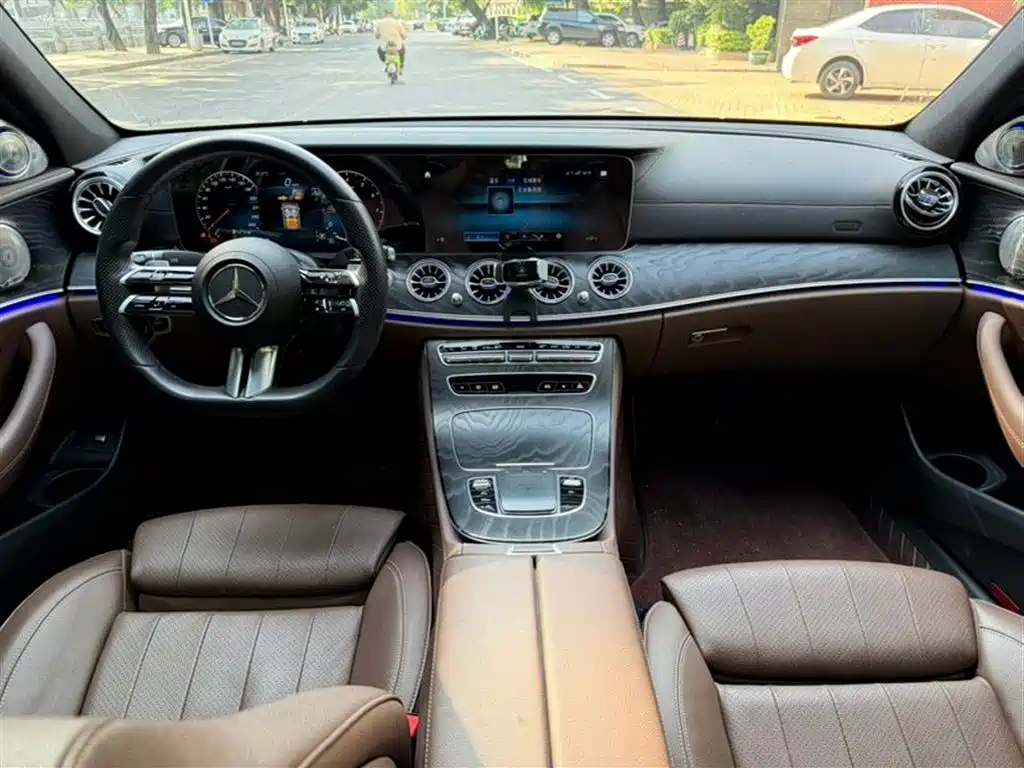 Mercedes-Benz E-Class 2022 — фото 5