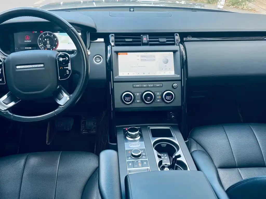 Land Rover Discovery 2020 — фото 18