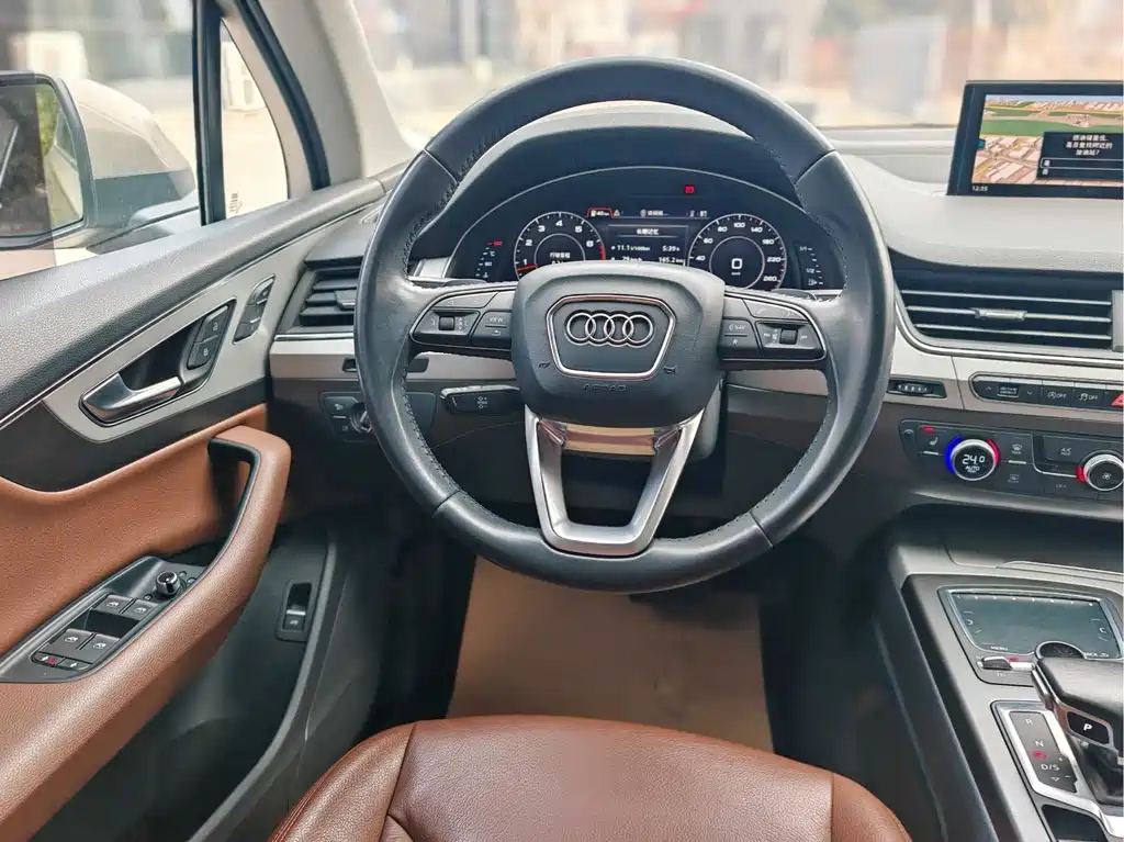 Audi Q7 2018 — фото 12