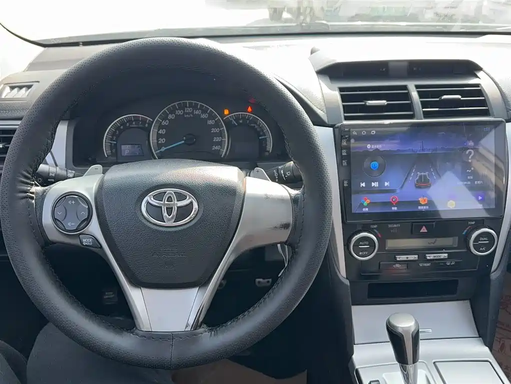 Toyota Camry 2016 — фото 5