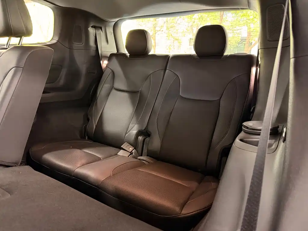 Jeep Grand Commander 2018 — фото 18