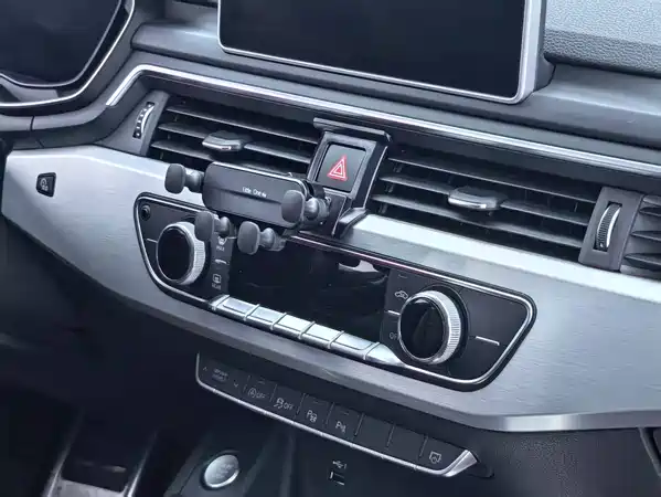 Audi A4L 2019