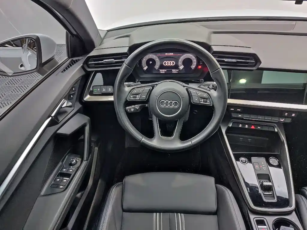 Audi A3 2023 — фото 13