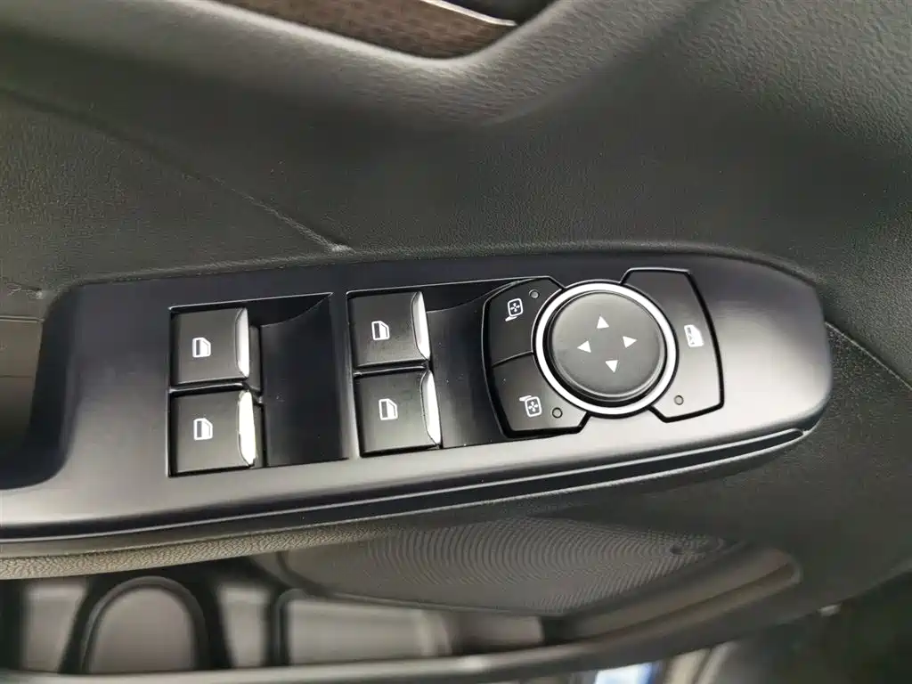 Ford Escape 2021 — фото 9