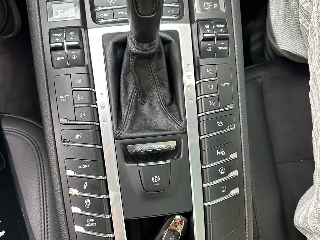 Porsche Macan 2020 — фото 14