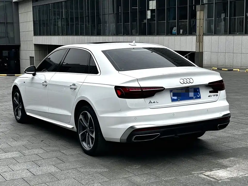 Audi A4L 2024 — фото 9