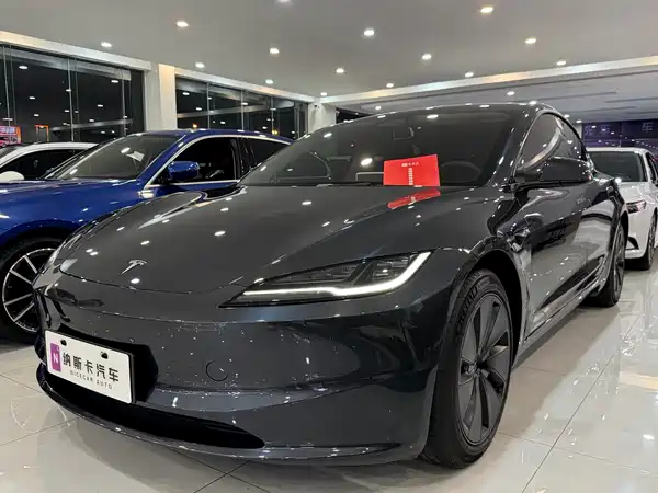 Tesla Model 3 2024