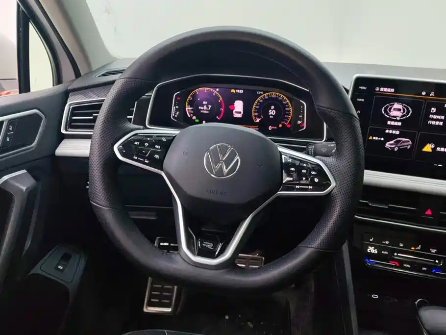 Volkswagen Tiguan L 2023 — фото 15
