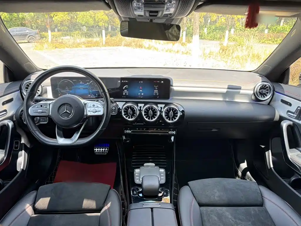 Mercedes-Benz CLA 2023 — фото 13