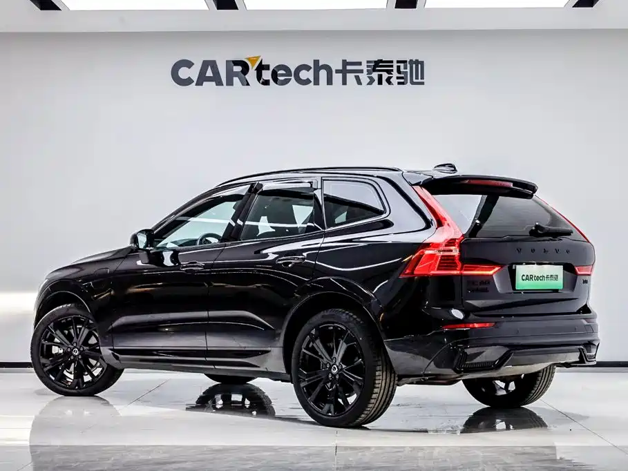 Volvo XC60 Plug-In Hybrid 2024 — фото 4