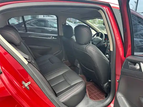 Peugeot 308 2016