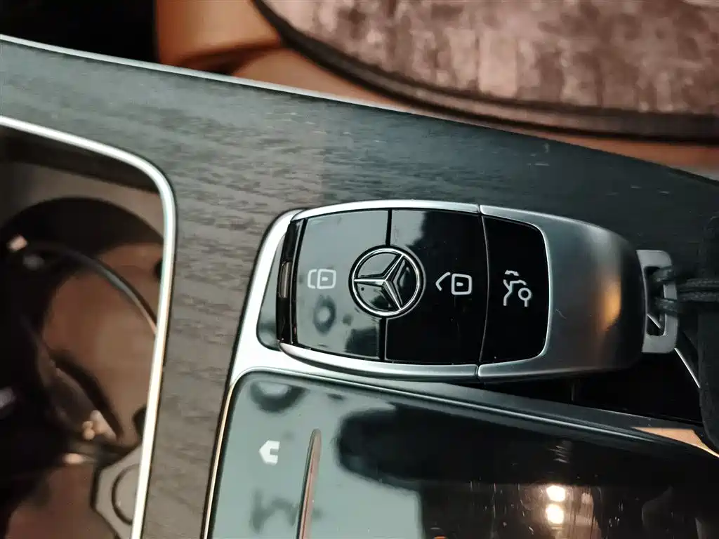 Mercedes-Benz E-Class 2021 — фото 9