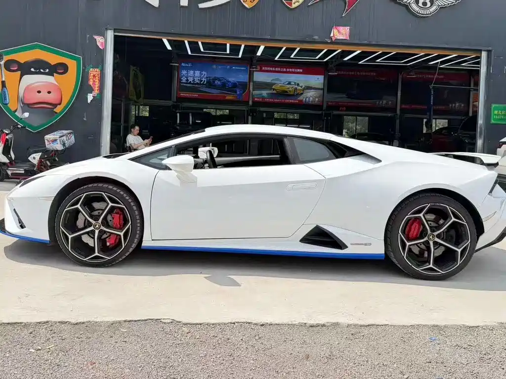 Lamborghini Huracán 2021 — фото 2