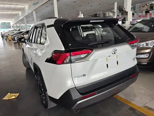 Toyota RAV4 2021