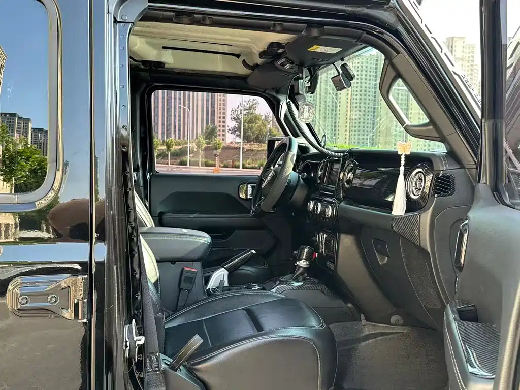 Jeep Wrangler 2020 — фото 13