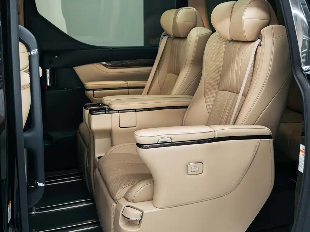 Toyota Alphard 2020 — фото 10