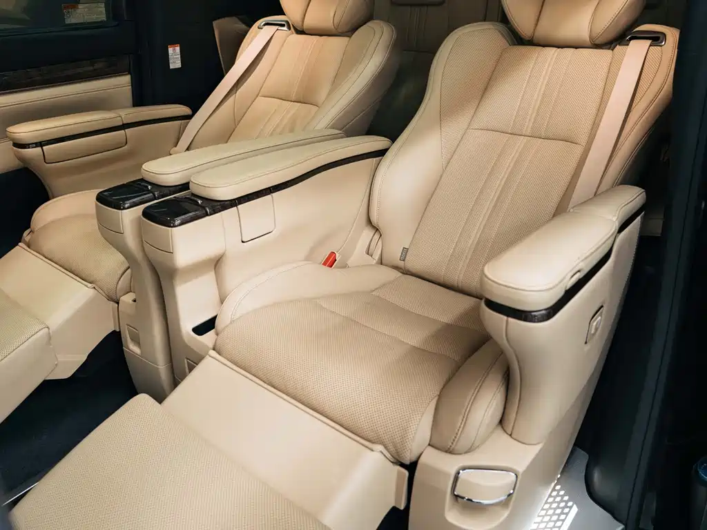 Toyota Alphard 2020 — фото 23