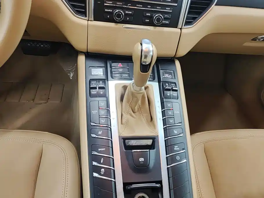 Porsche Macan 2016 — фото 16