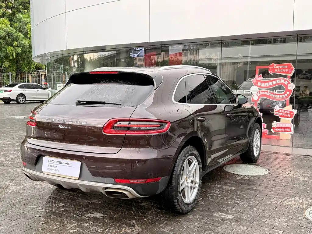 Porsche Macan 2018 — фото 10