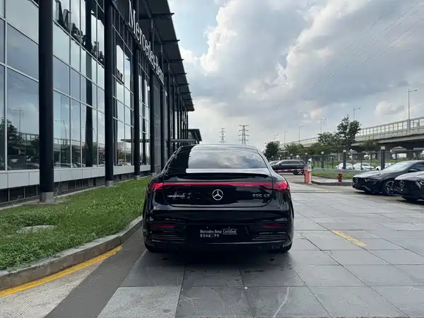 Mercedes-Benz EQS AMG 2022