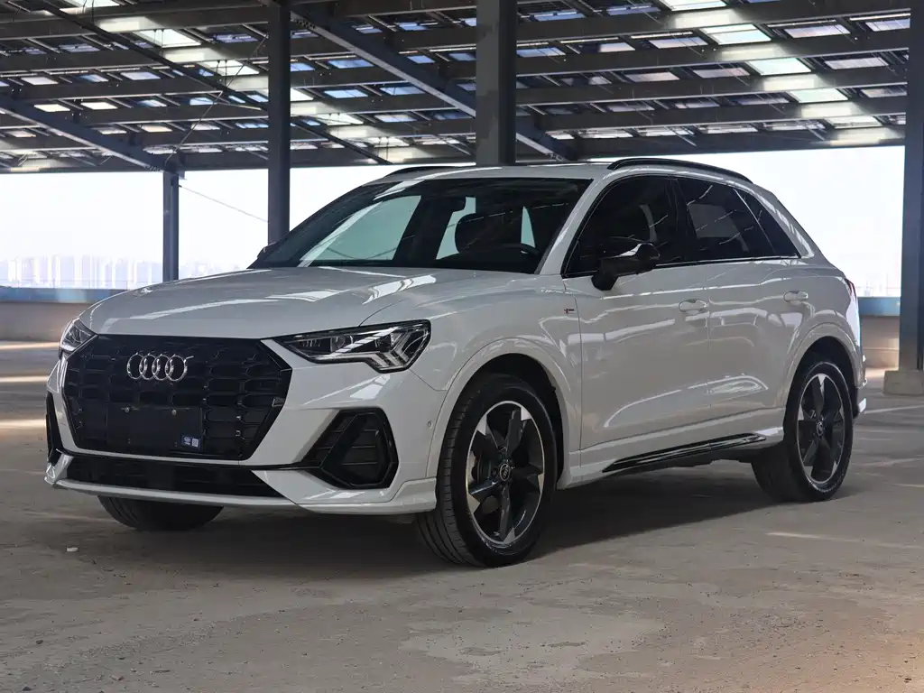 Audi Q3 2023 — фото 1
