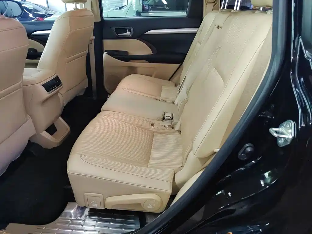 Toyota Highlander 2016 — фото 13