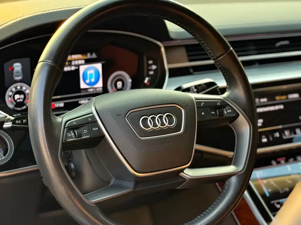 Audi A8 2019 — фото 6