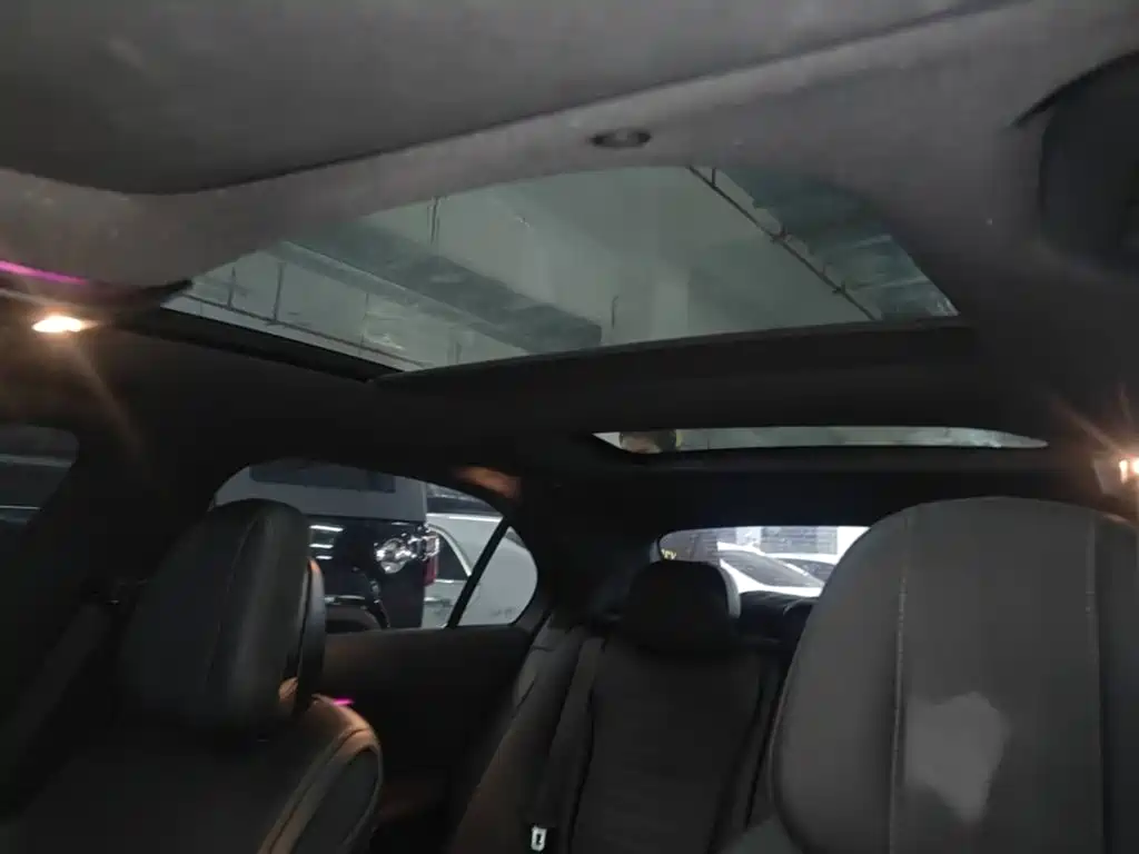 Mercedes-Benz C-Class 2024 — фото 18