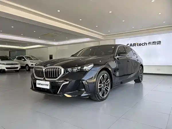 BMW 5 Series 2025
