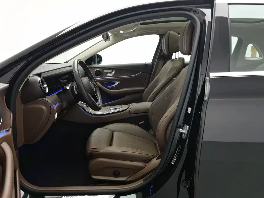 Mercedes-Benz E-Class 2022 — фото 10