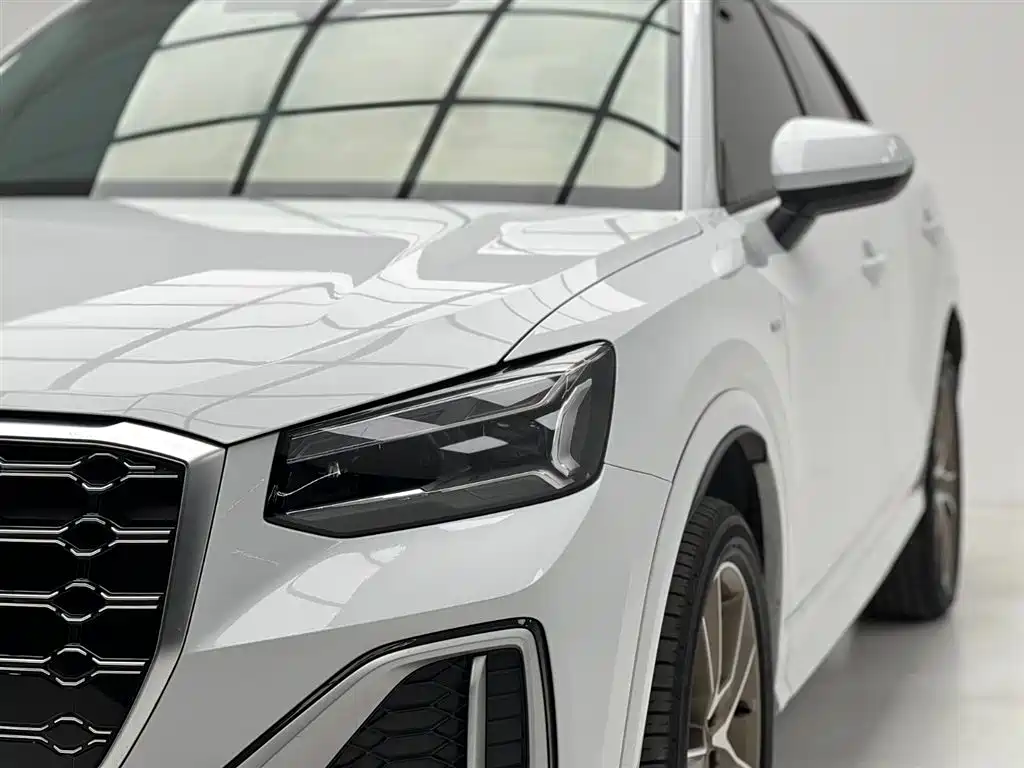 Audi Q2L 2021