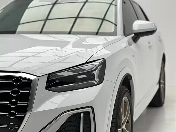 Audi Q2L 2021