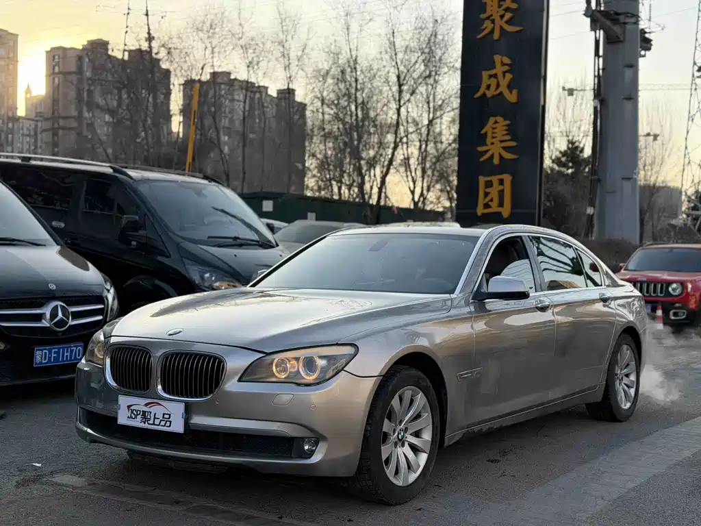 BMW 7 Series 2011 — фото 1