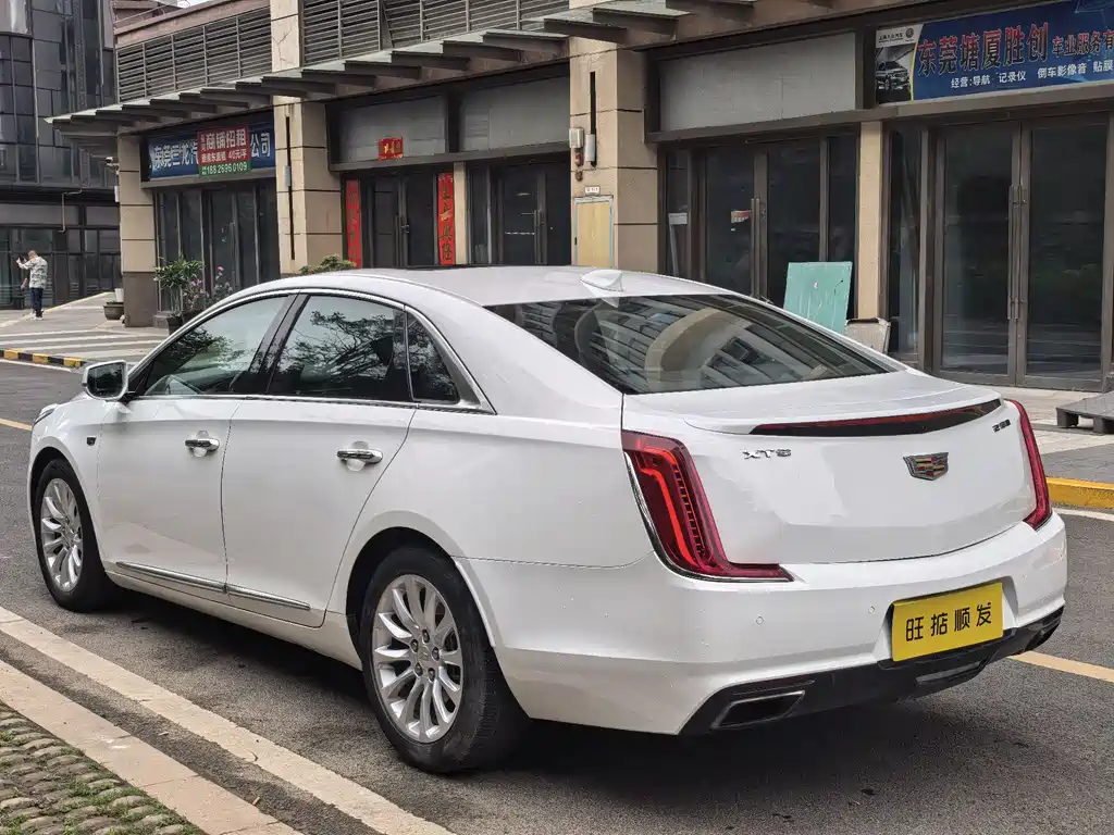Cadillac XTS 2018 — фото 32
