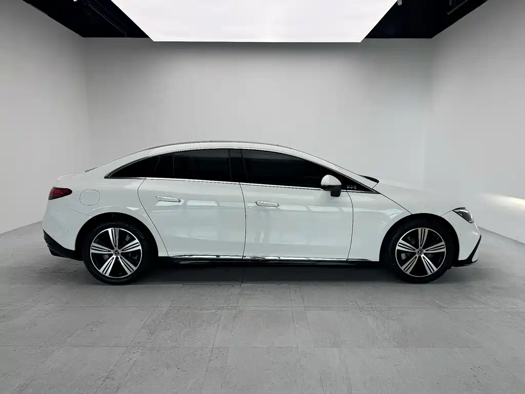 Mercedes-Benz EQE 2025 — фото 17