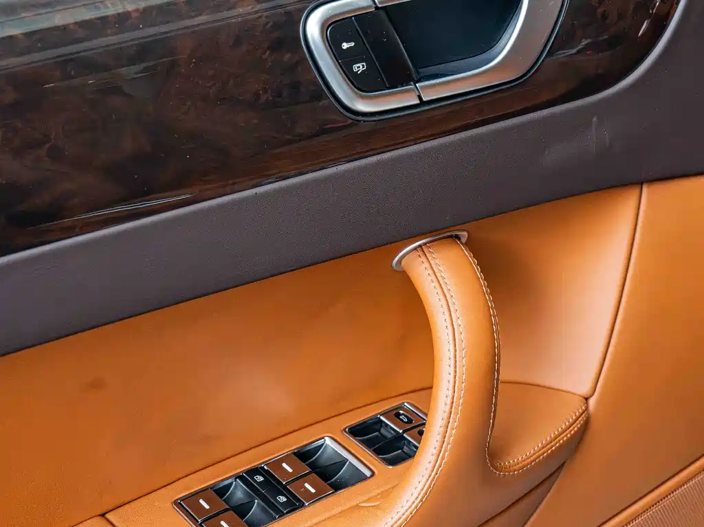 Bentley Flying Spur 2012 — фото 18