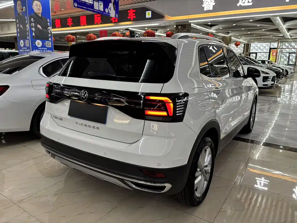 Volkswagen T-Cross 2021 — фото 9
