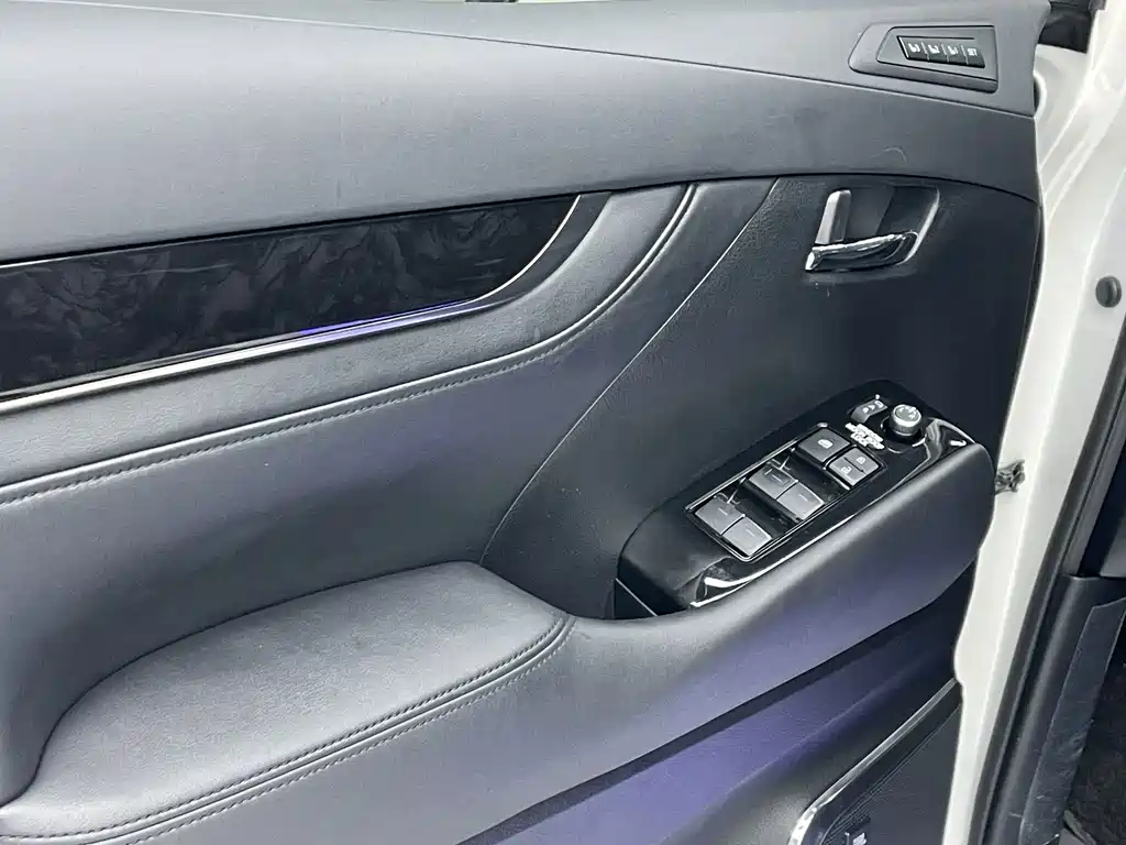 Toyota Vellfire 2022 — фото 19