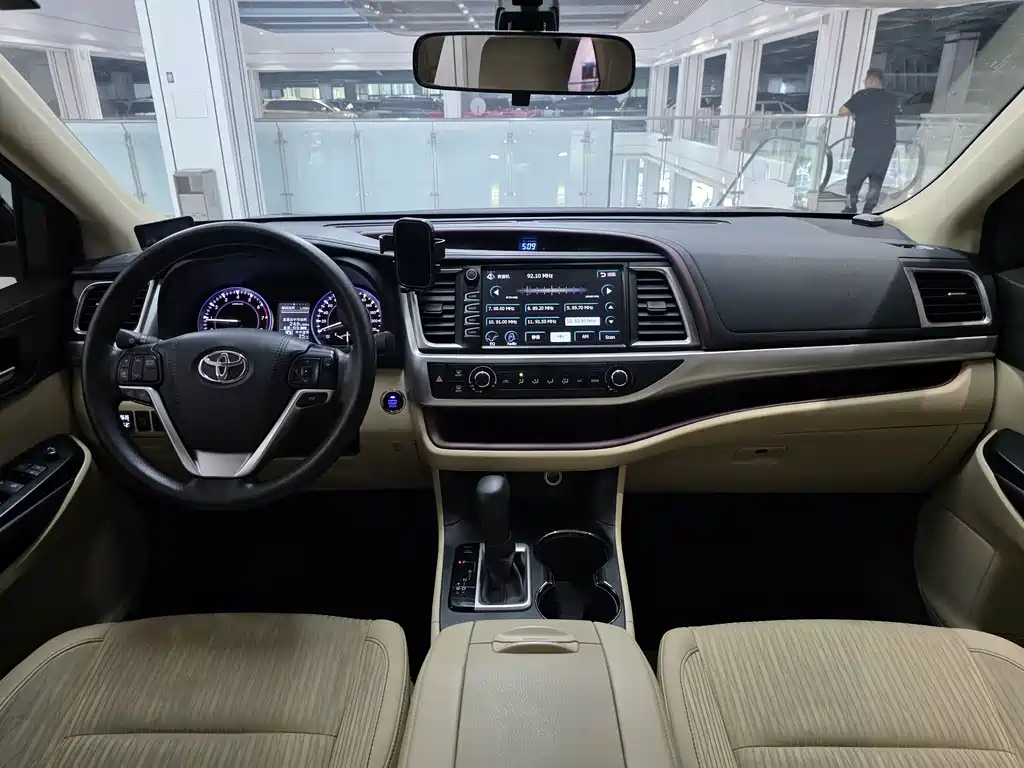 Toyota Highlander 2015 — фото 9